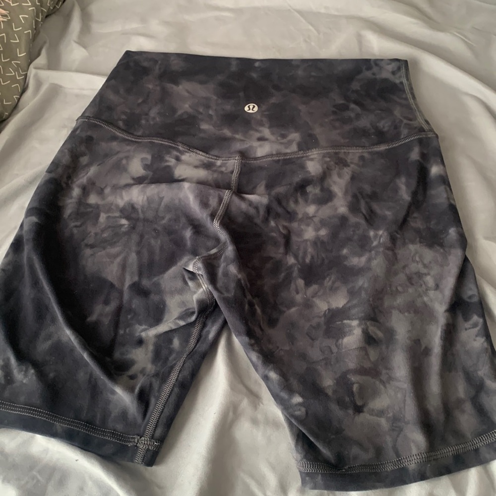 Lululemon Biker shorts (8in)